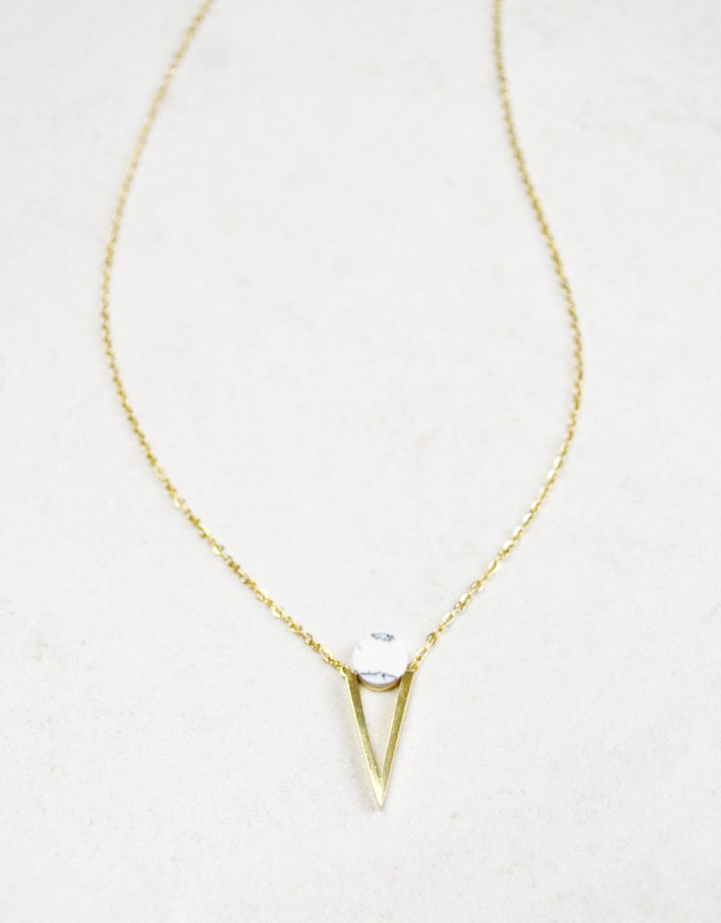 14K Gold Delicate White Stone Necklace 