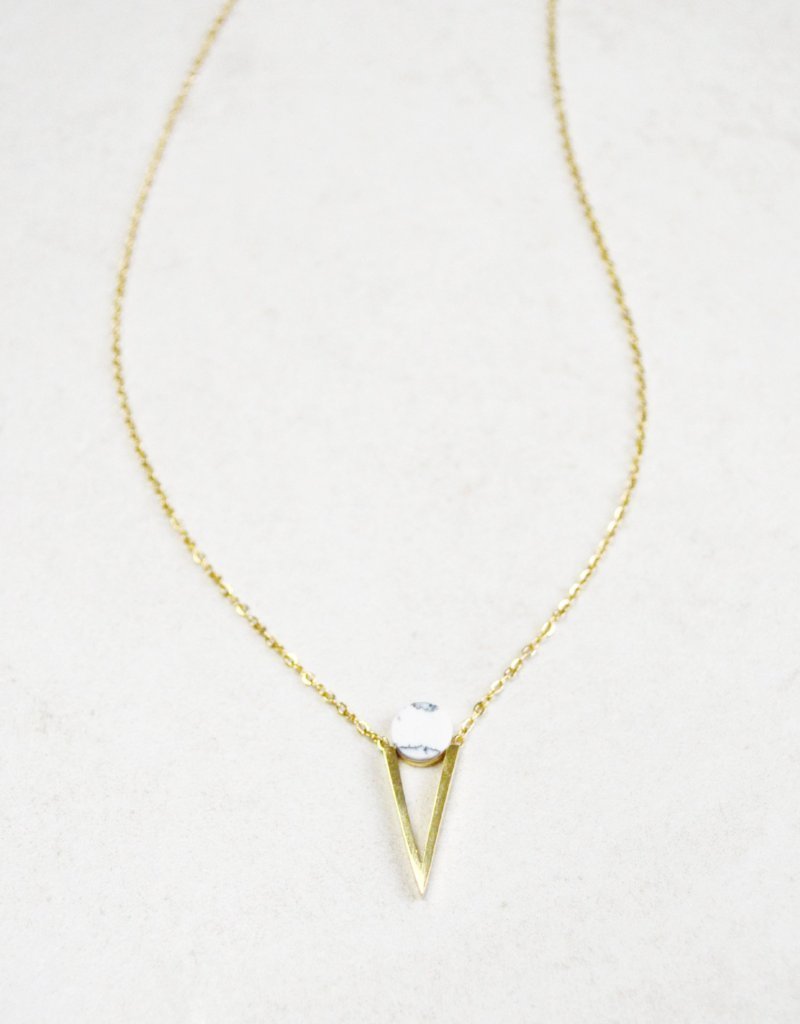 14K Gold Delicate White Stone Necklace 