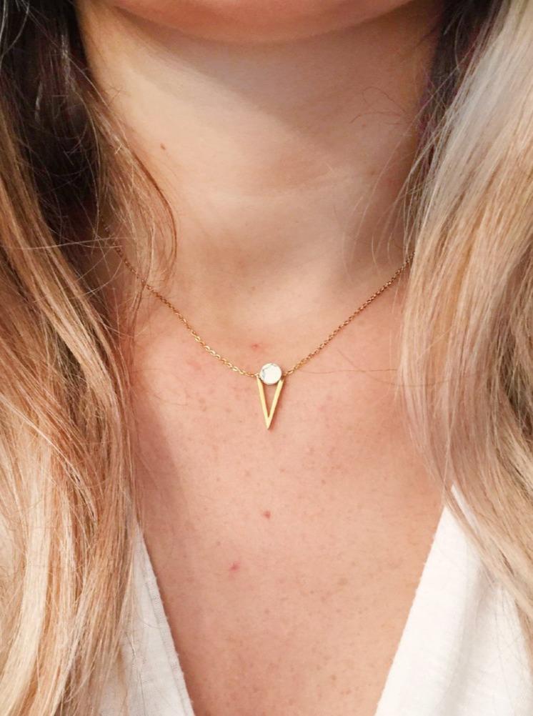 14K Gold Delicate White Stone Necklace 